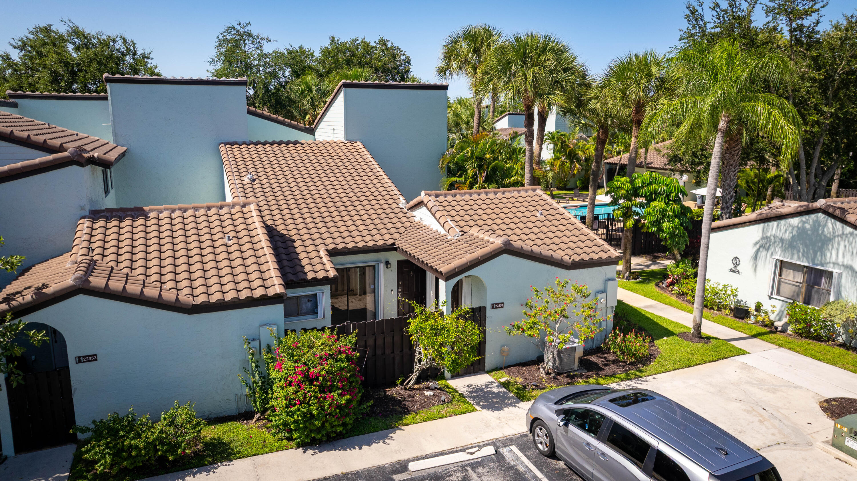 PINEAPPLE WALK 1 - Residential
