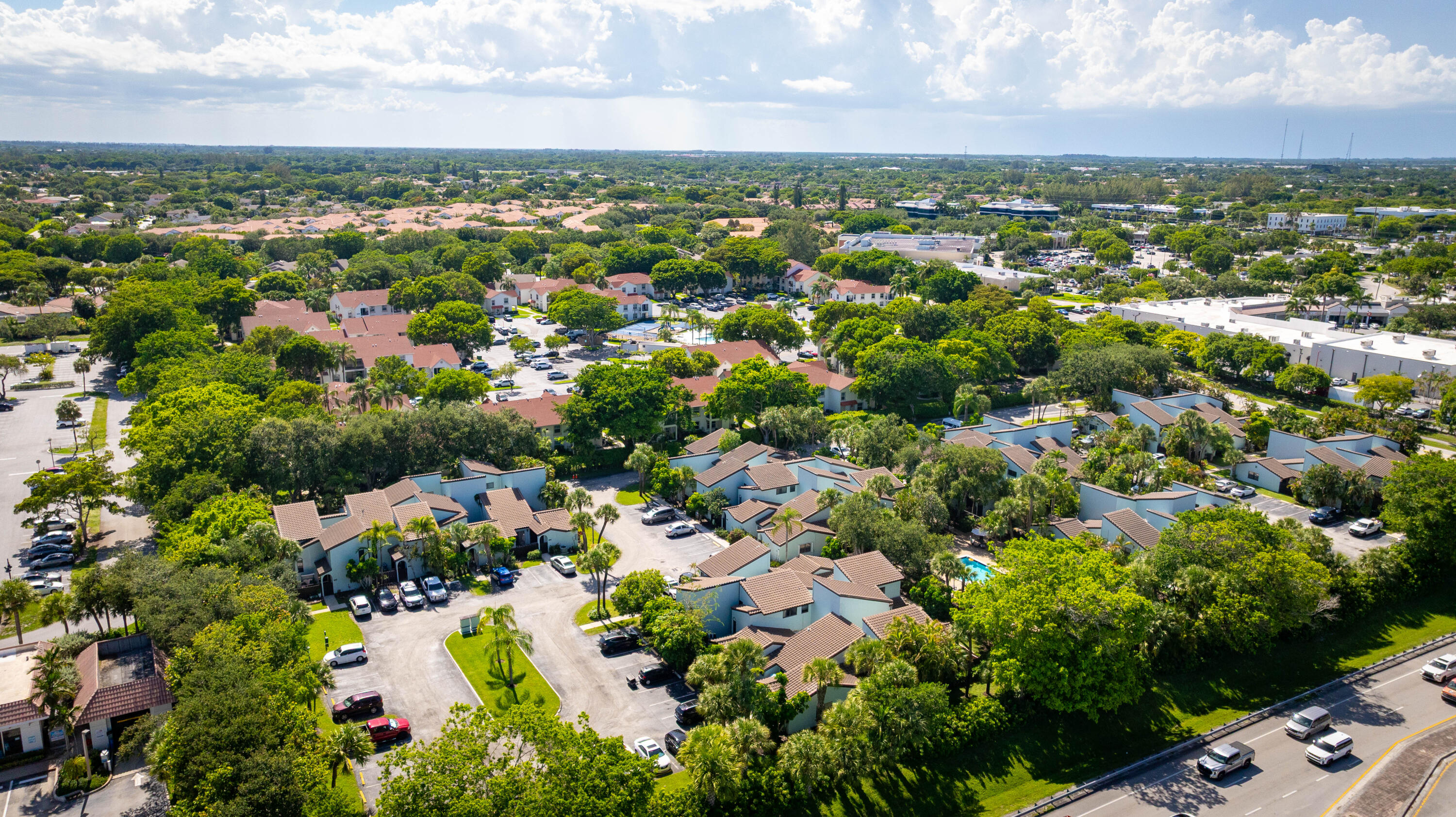 PINEAPPLE WALK 1 - Residential