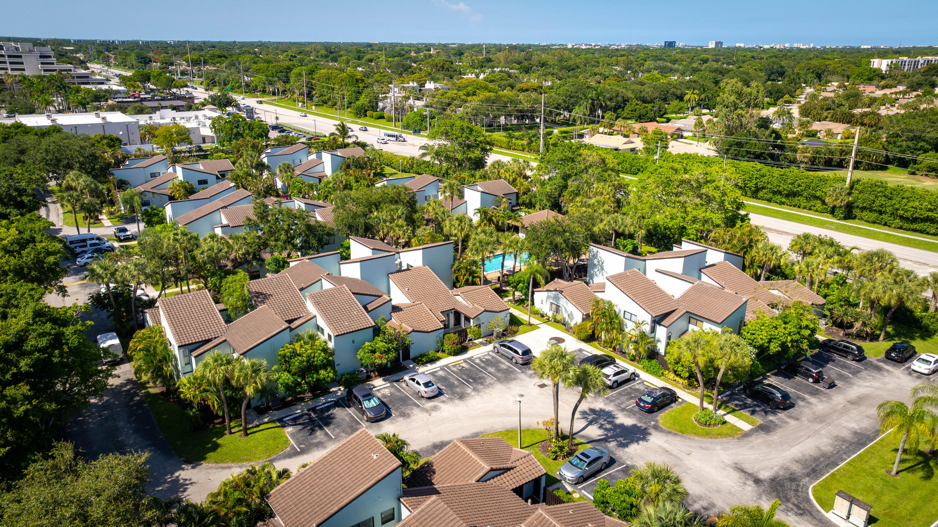 PINEAPPLE WALK 1 - Residential