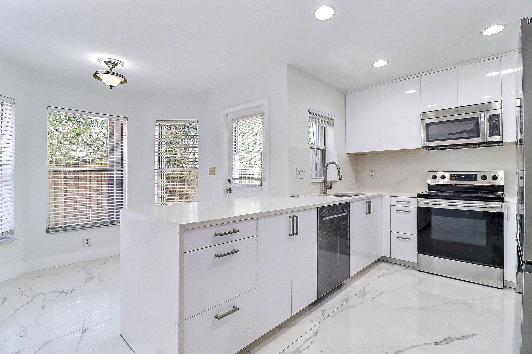 WEITZER SUB 2 - Residential Lease