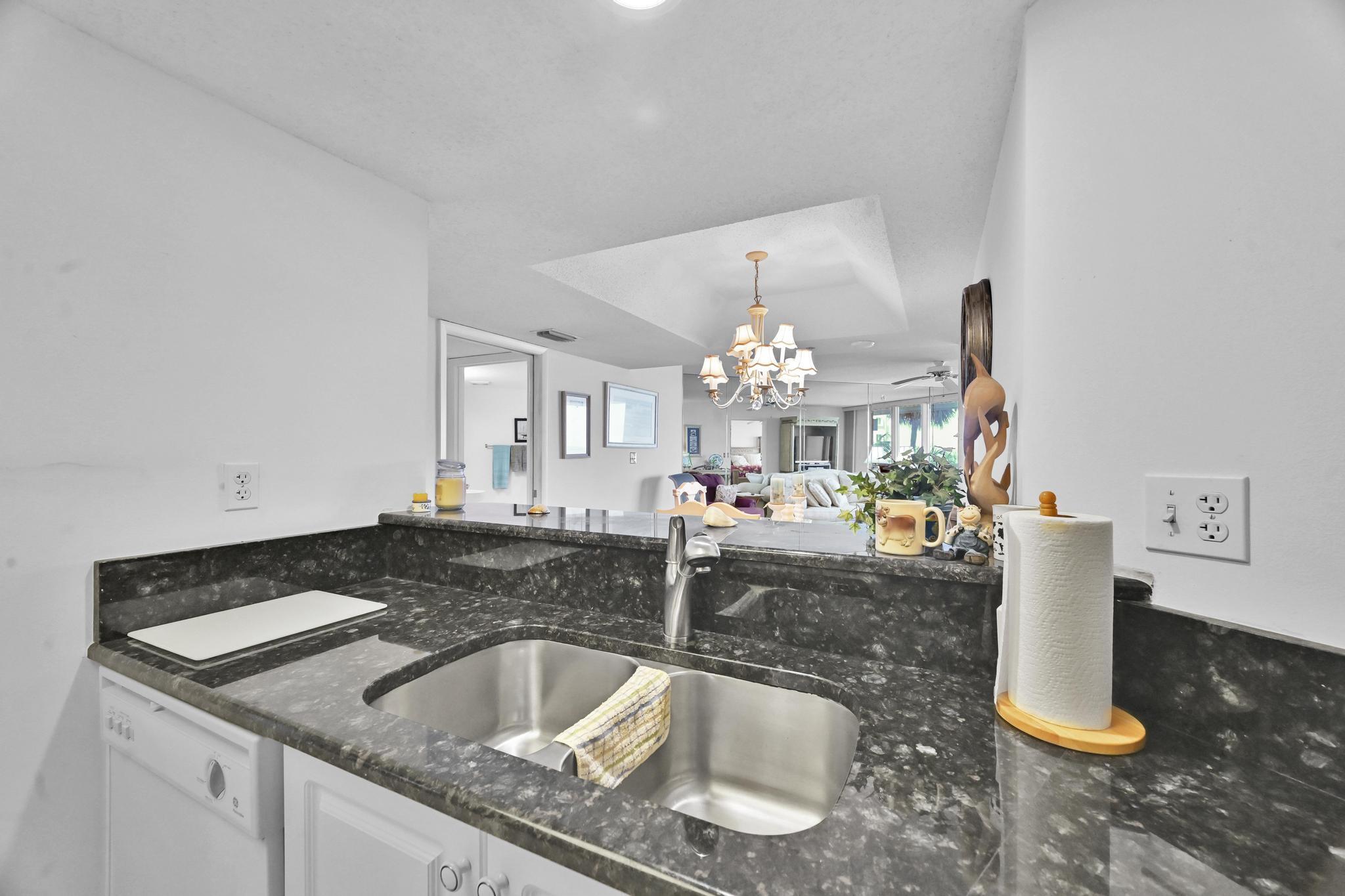 HIBISCUS BY THE SEA CONDOMINIUM - Residential