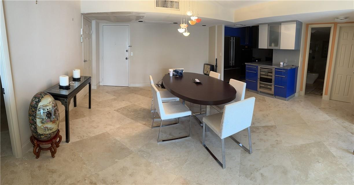 BARCLAY CONDO - Residential