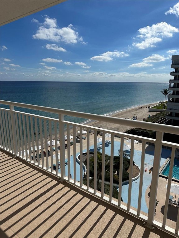 BARCLAY CONDO - Residential