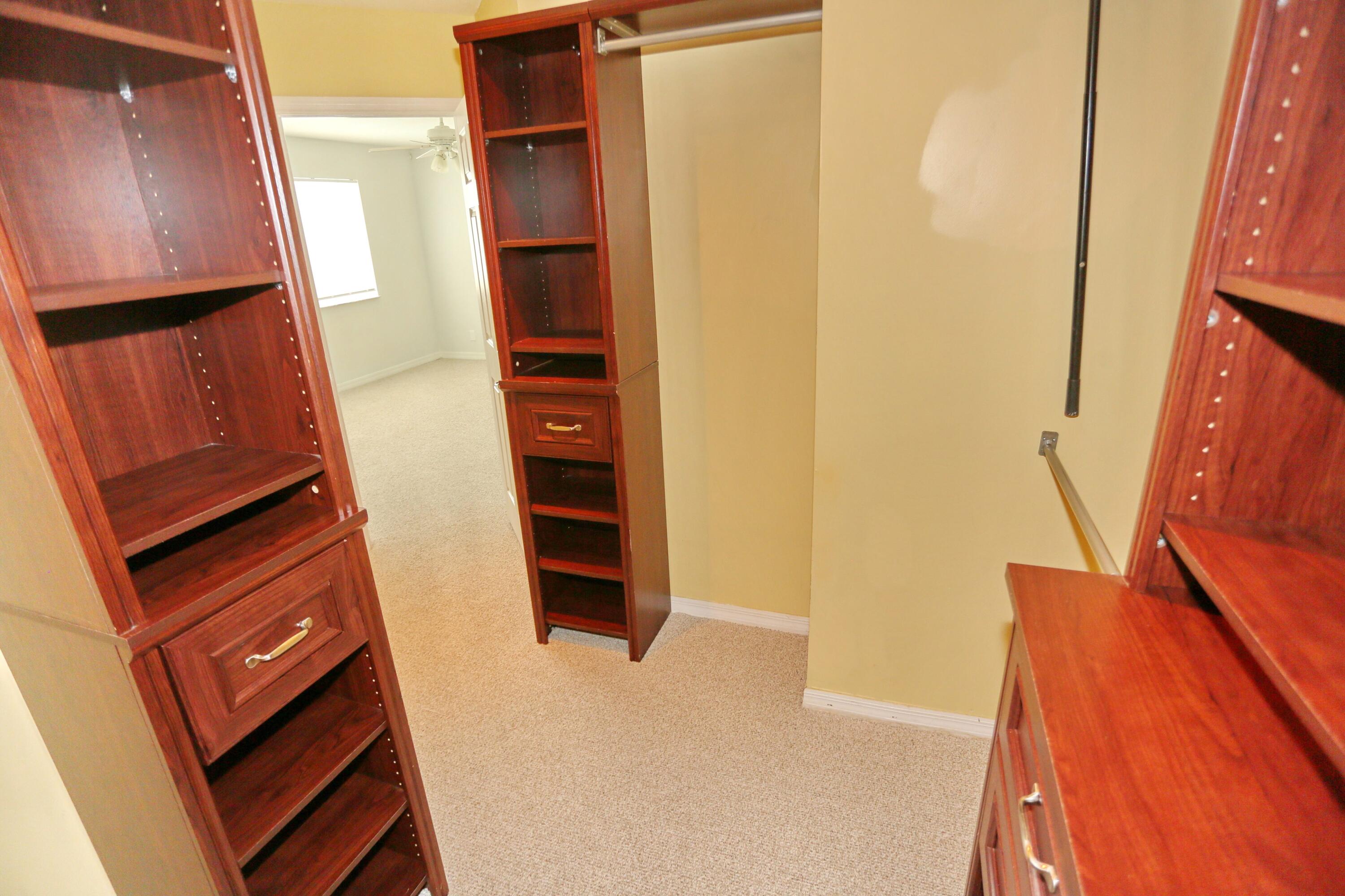 WYNDHAM LAKES CENTRAL - Residential