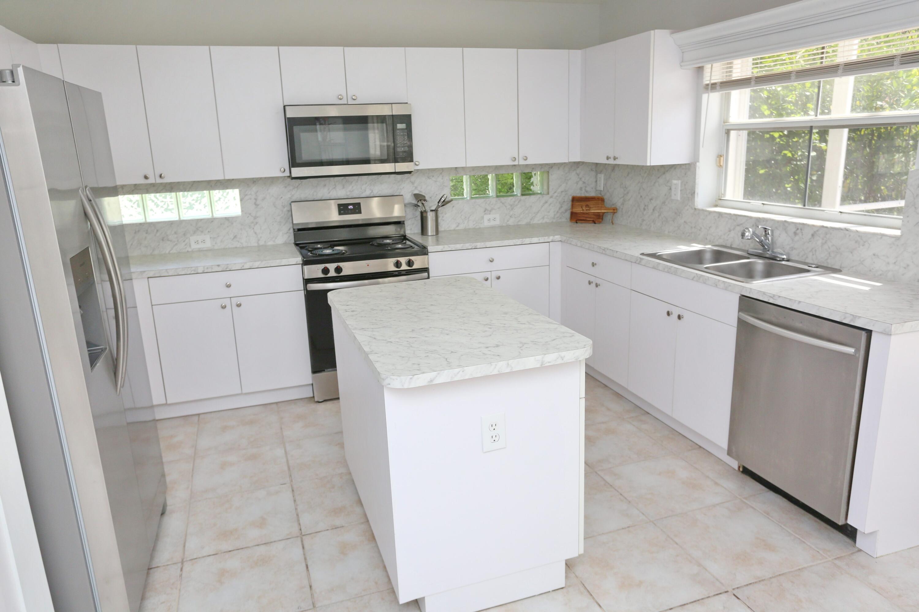 WYNDHAM LAKES CENTRAL - Residential