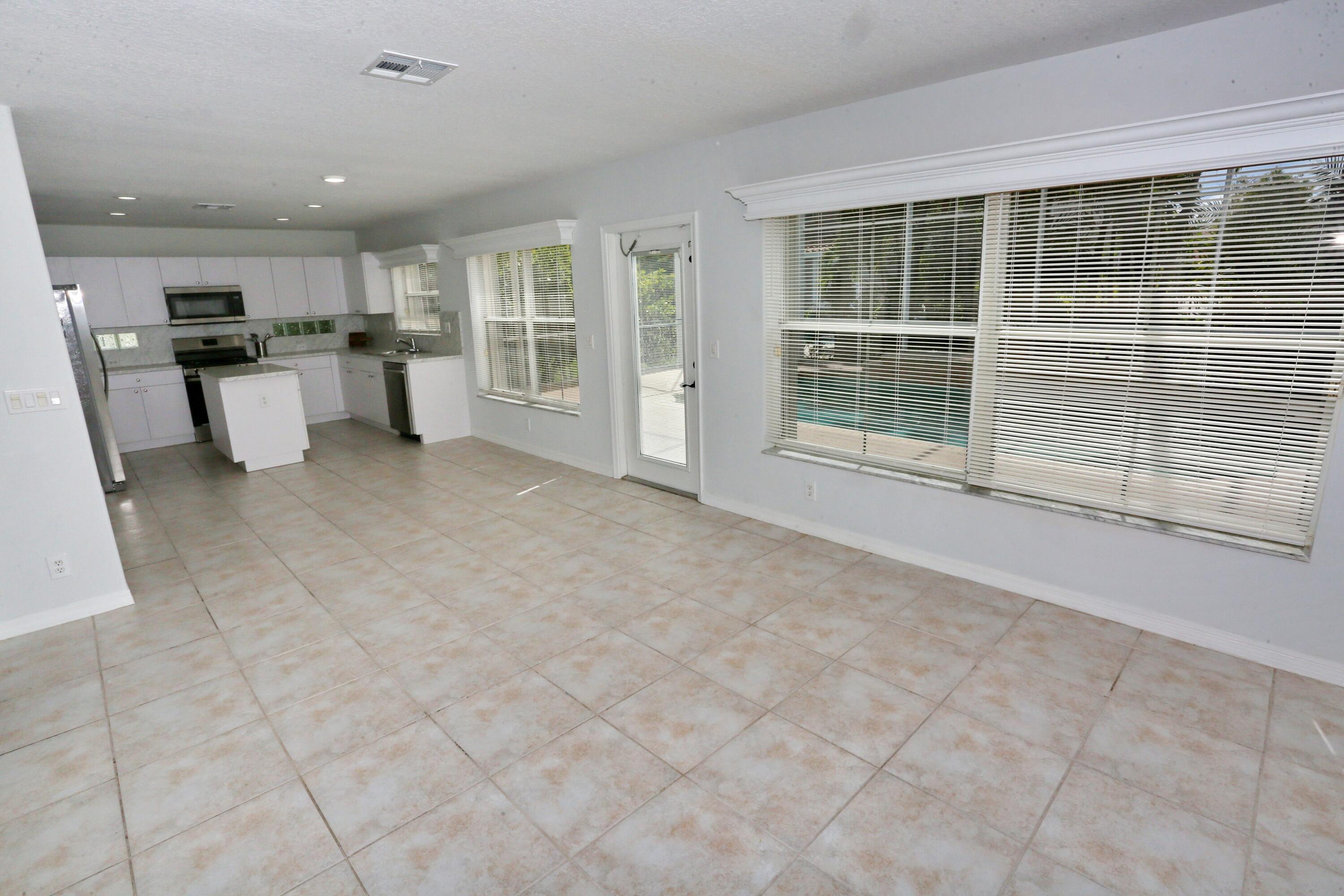 WYNDHAM LAKES CENTRAL - Residential