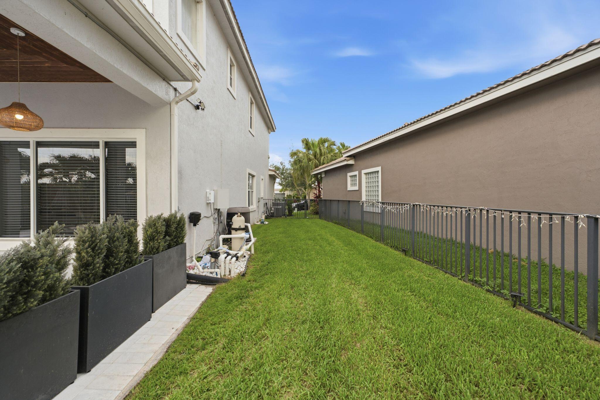 HERON BAY CENTRAL - Residential