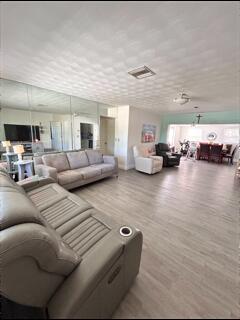 CORAL GARDENS - Residential