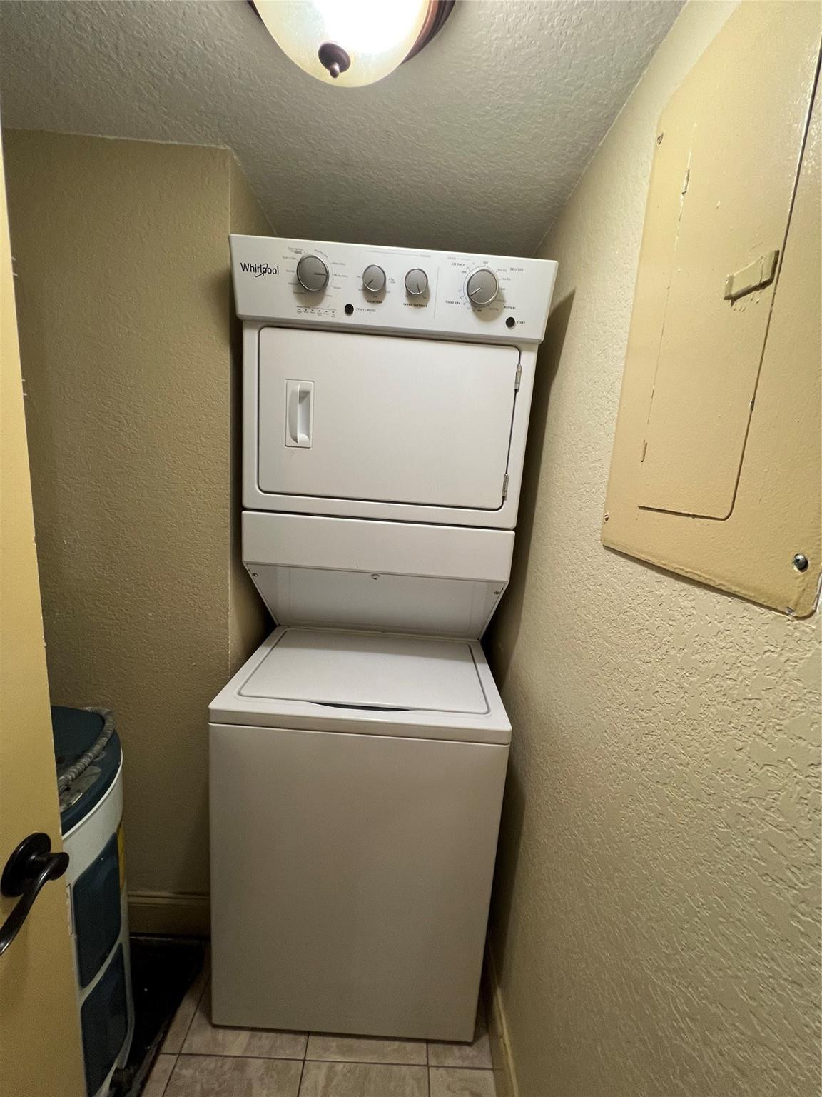VILLAS AT MEADOW LAKES CONDO - Residential Lease
