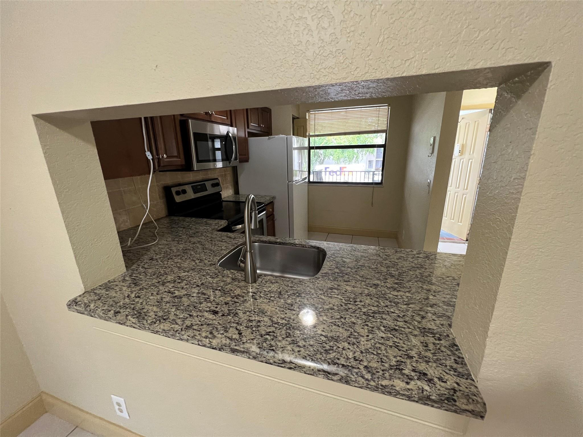 VILLAS AT MEADOW LAKES CONDO - Residential Lease
