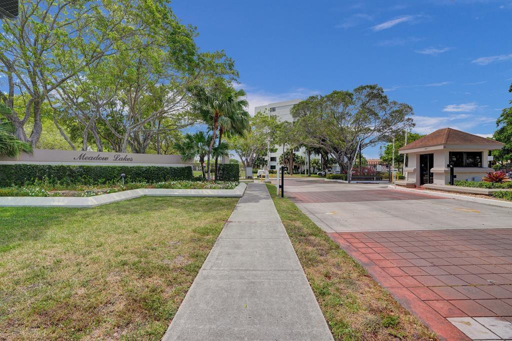 VILLAS AT MEADOW LAKES CONDO - Residential Lease