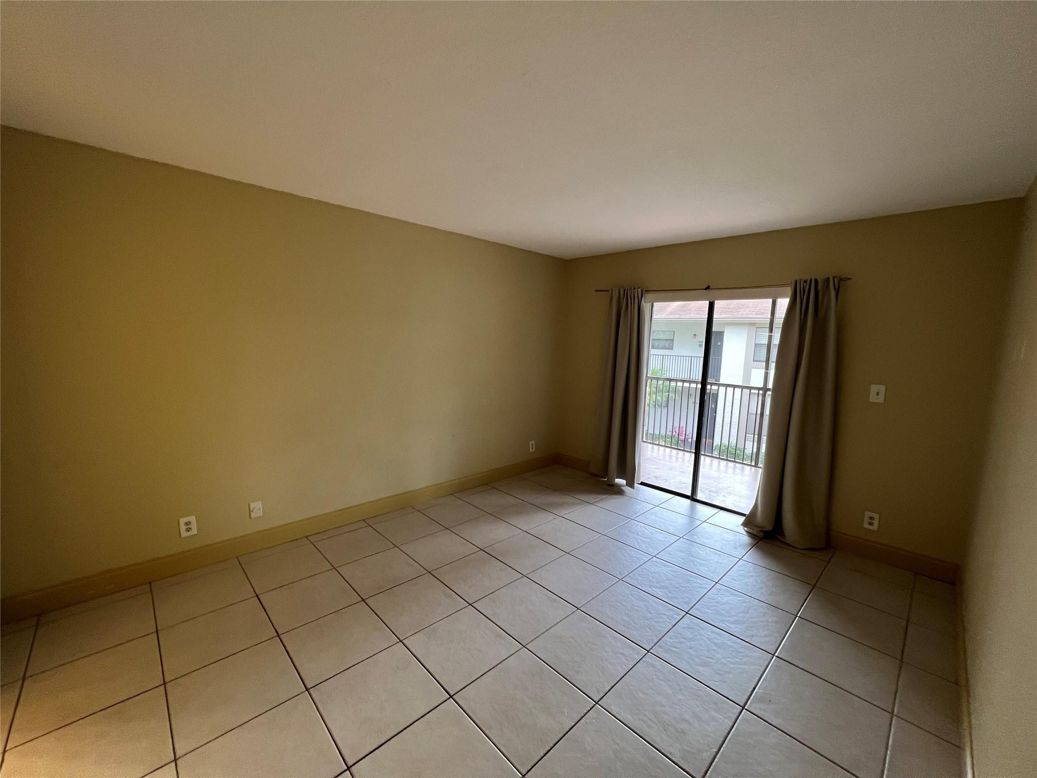 VILLAS AT MEADOW LAKES CONDO - Residential Lease