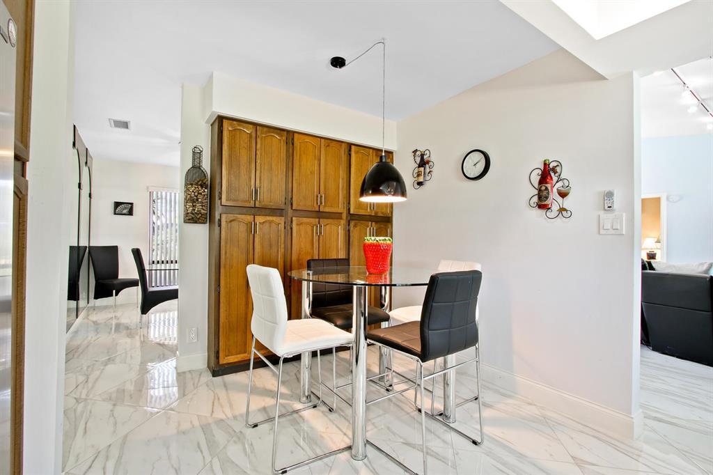 COUNTRY CLUB VILLAGE SEC B - Residential