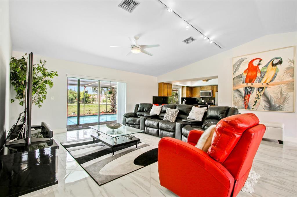 COUNTRY CLUB VILLAGE SEC B - Residential