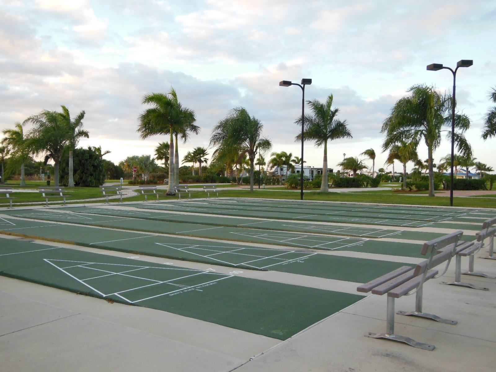 SILVER PALMS RV VILLAGE - Land