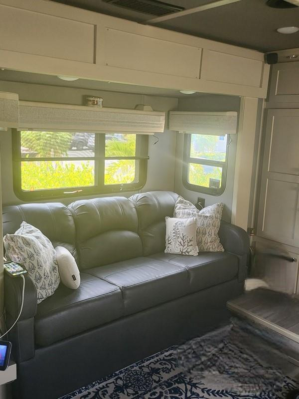 SILVER PALMS RV VILLAGE - Land