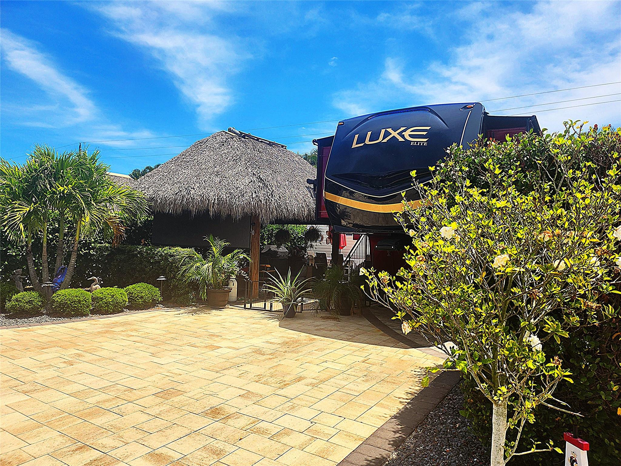 SILVER PALMS RV VILLAGE - Land