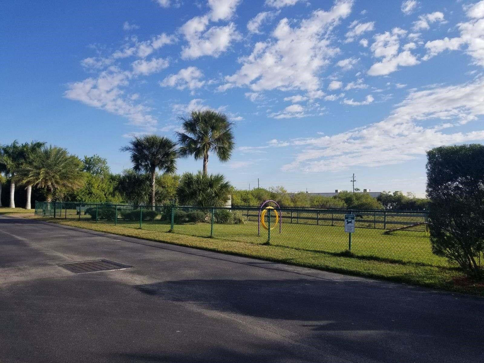 SILVER PALMS RV VILLAGE - Land