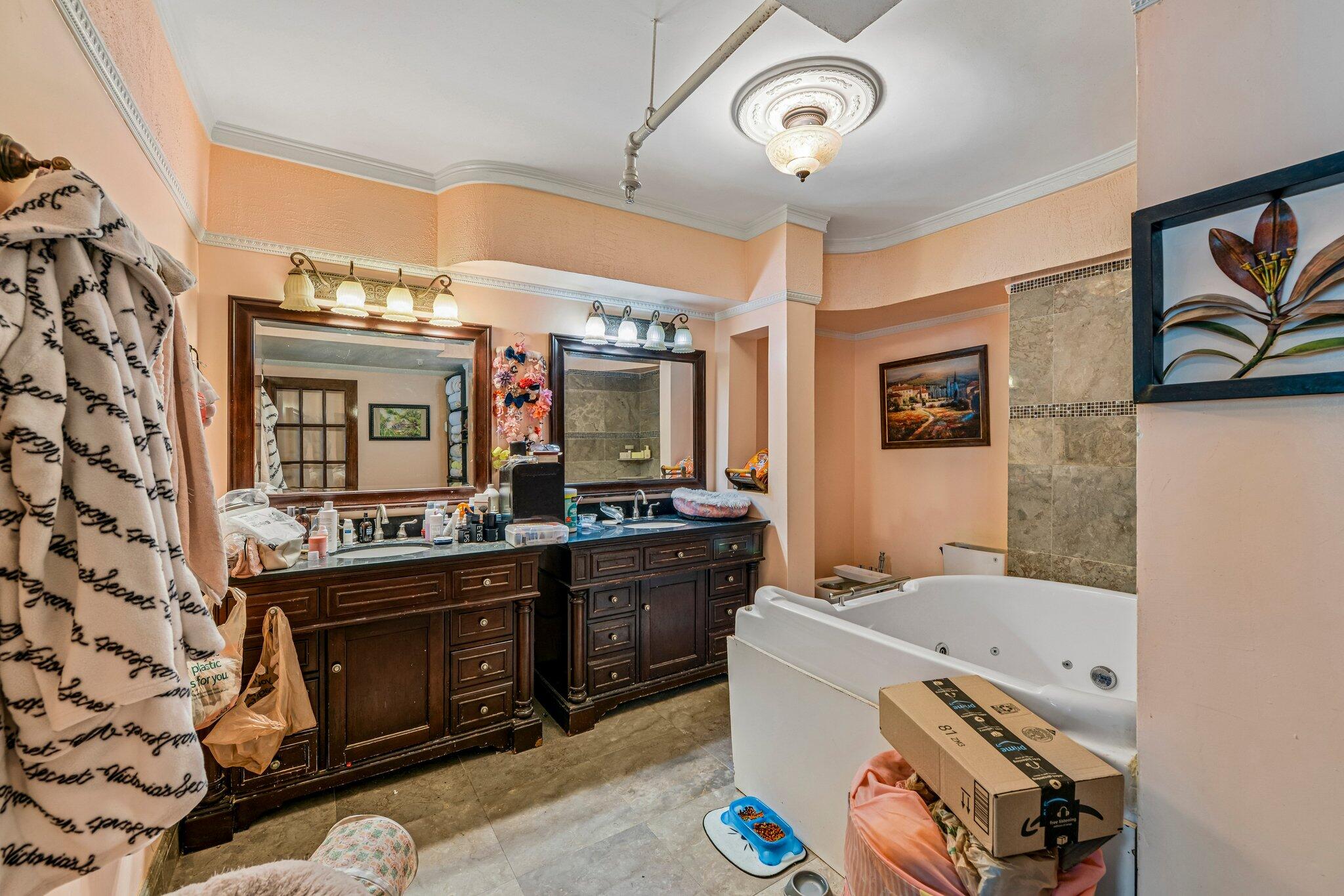 POINCIANA IS YT & RCQ CLUB CONDO - Residential