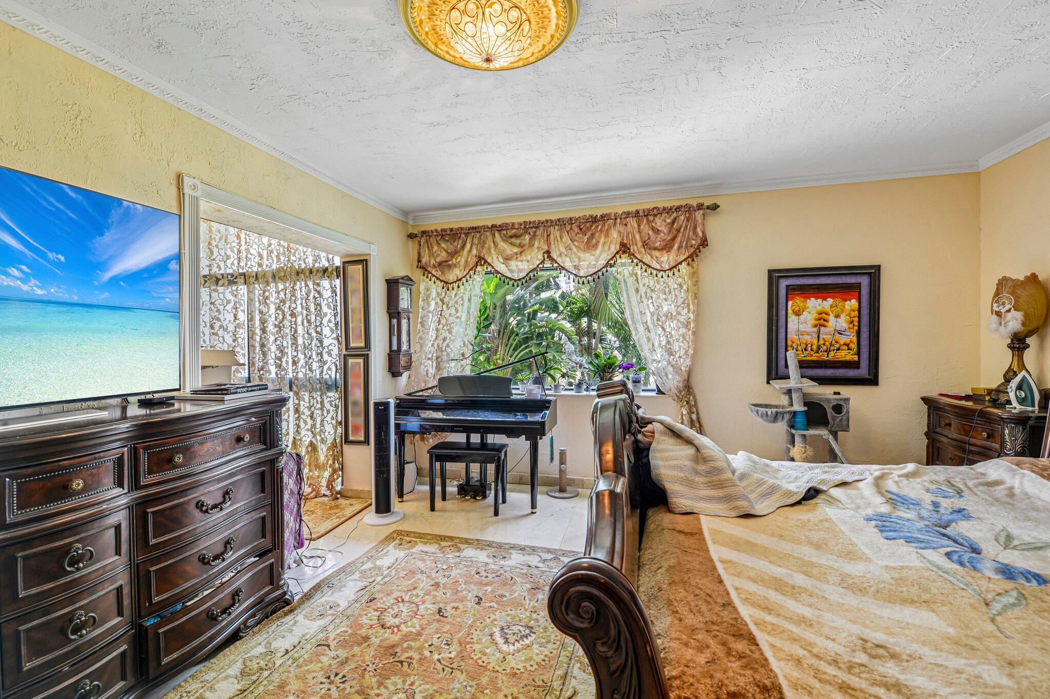 POINCIANA IS YT & RCQ CLUB CONDO - Residential