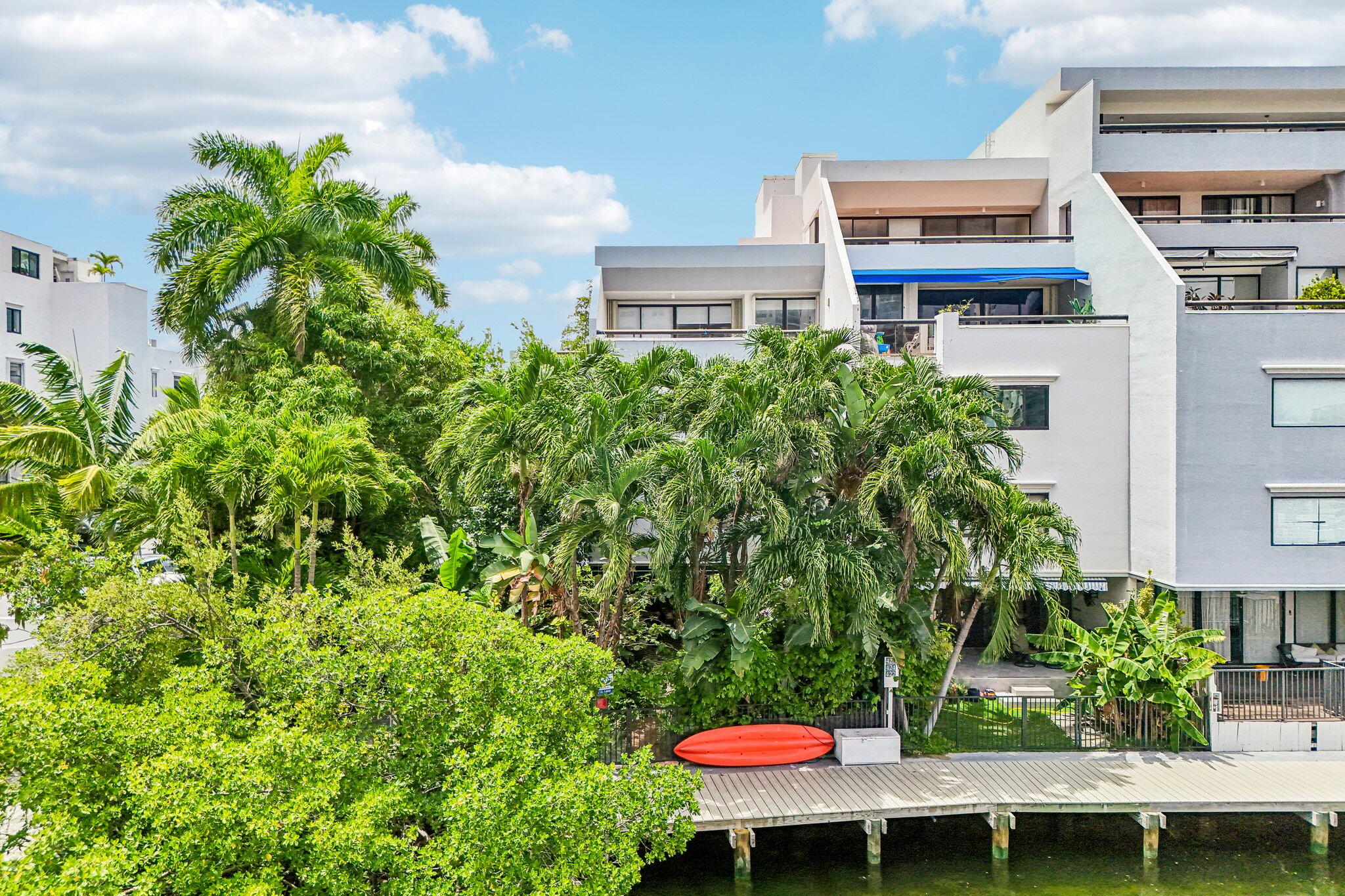 POINCIANA IS YT & RCQ CLUB CONDO - Residential