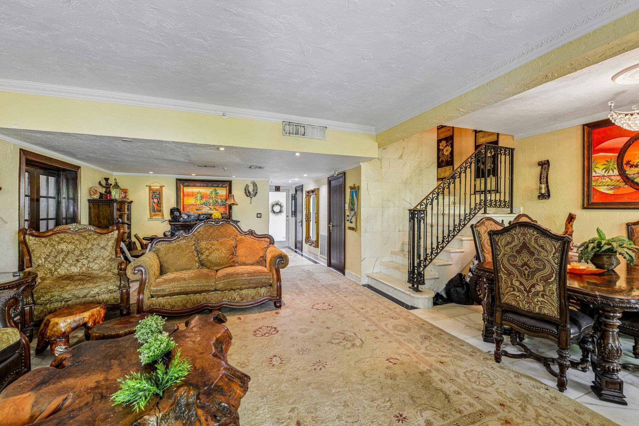 POINCIANA IS YT & RCQ CLUB CONDO - Residential