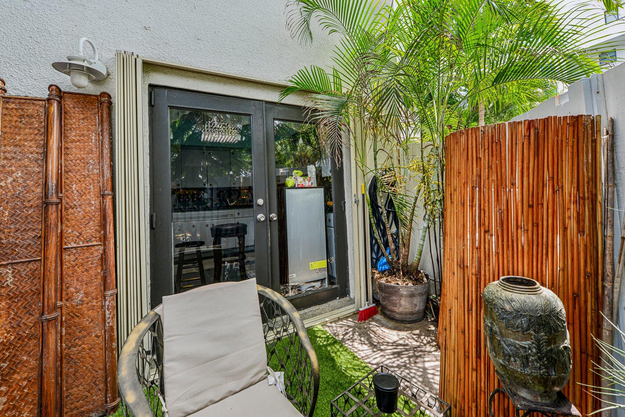 POINCIANA IS YT & RCQ CLUB CONDO - Residential
