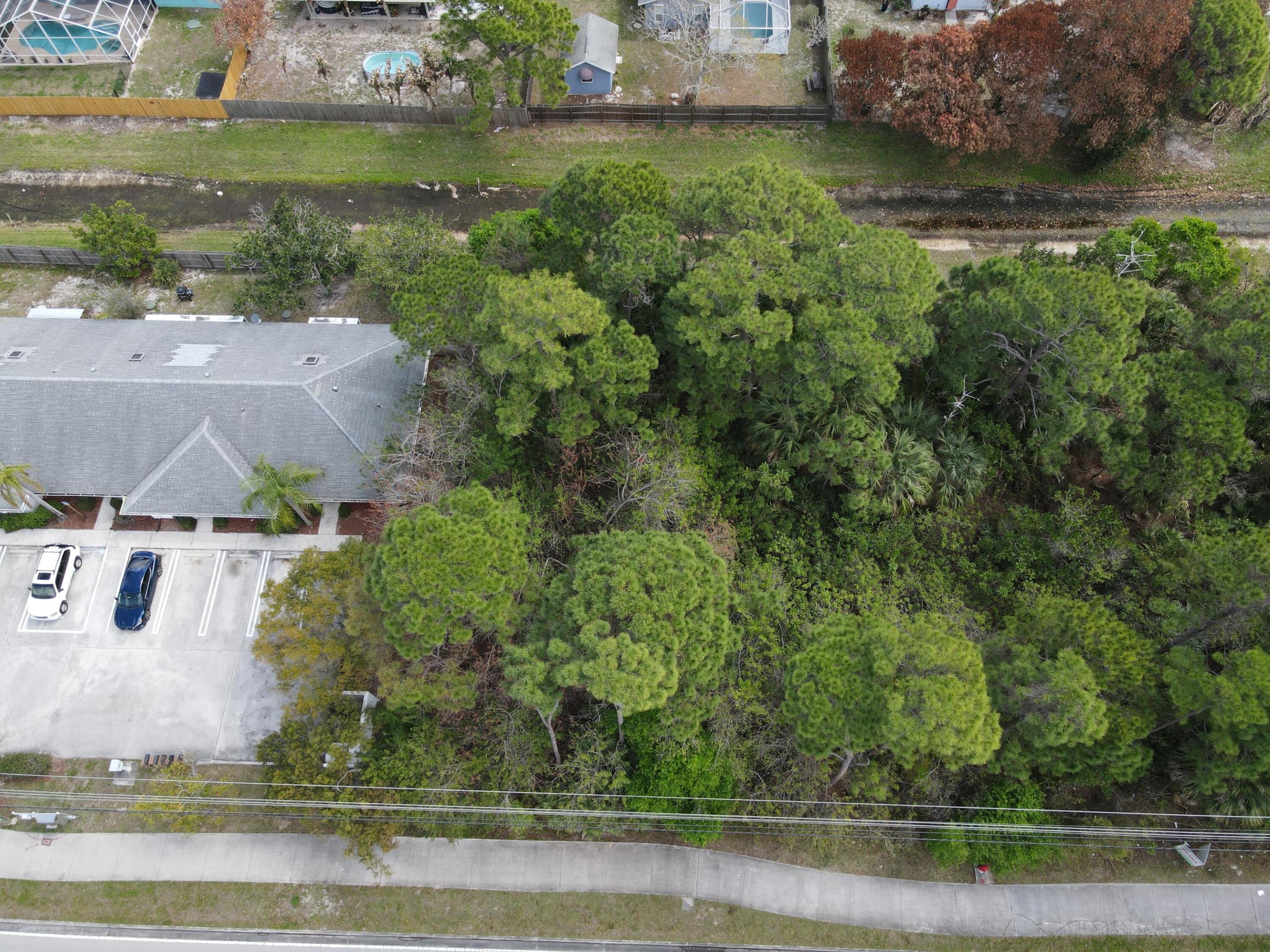 Beautiful lot located on Lennar Blvd, this lot is Professional Zoning District (P). The principal uses  and structures are permitted: Office , etc. ( please see documents ).