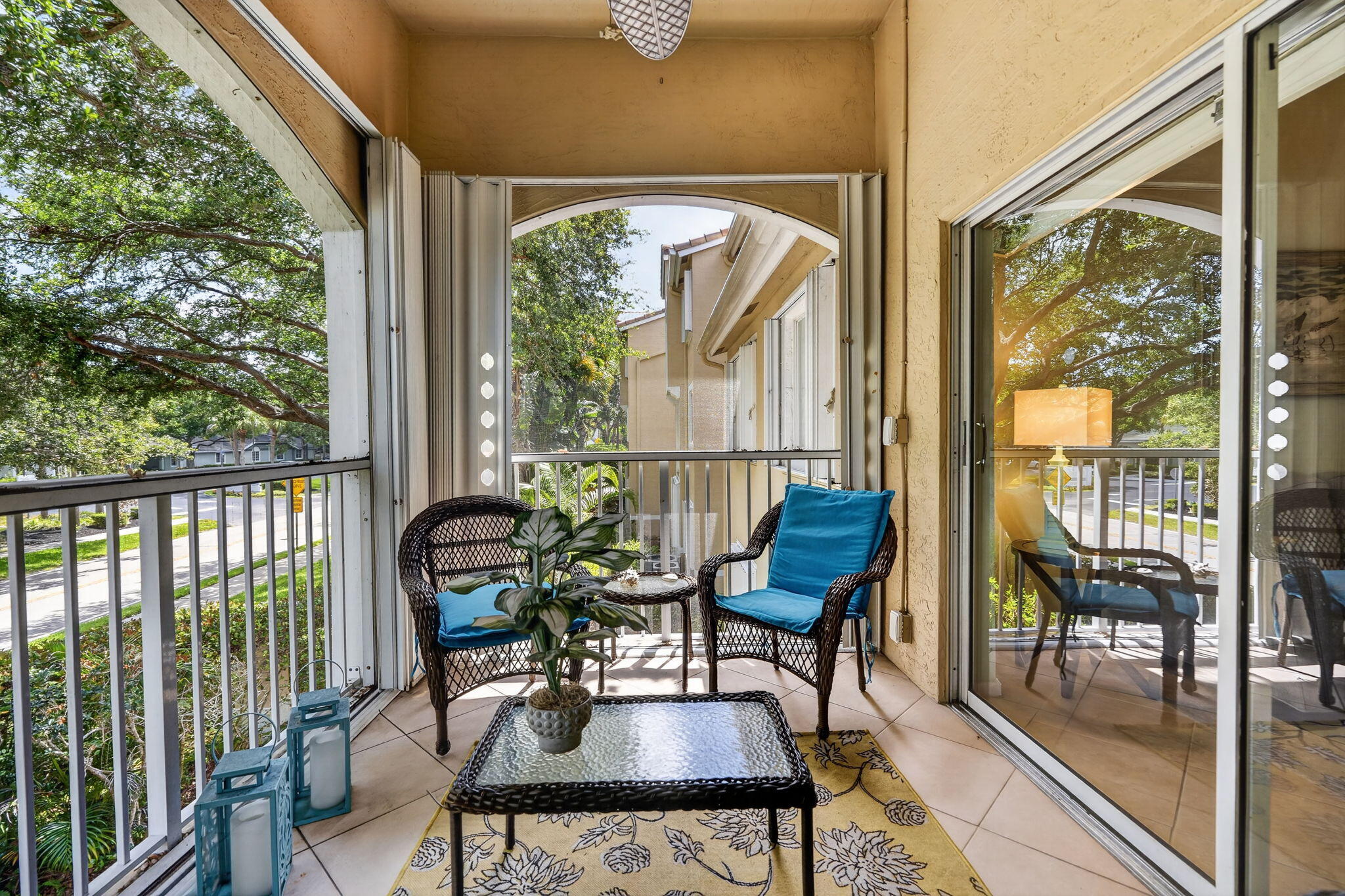 LIGHTHOUSE COVE AT TEQUESTA CONDO - Residential
