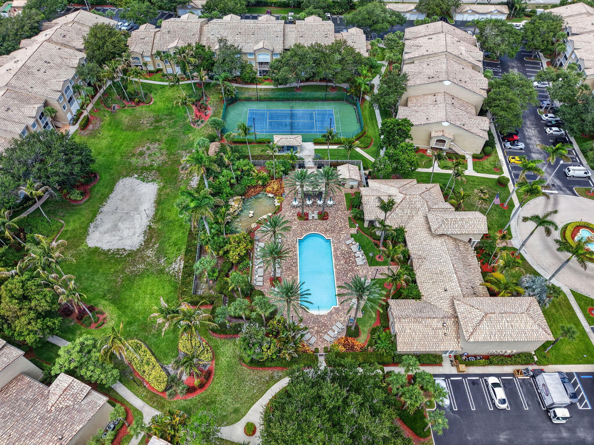LIGHTHOUSE COVE AT TEQUESTA CONDO - Residential