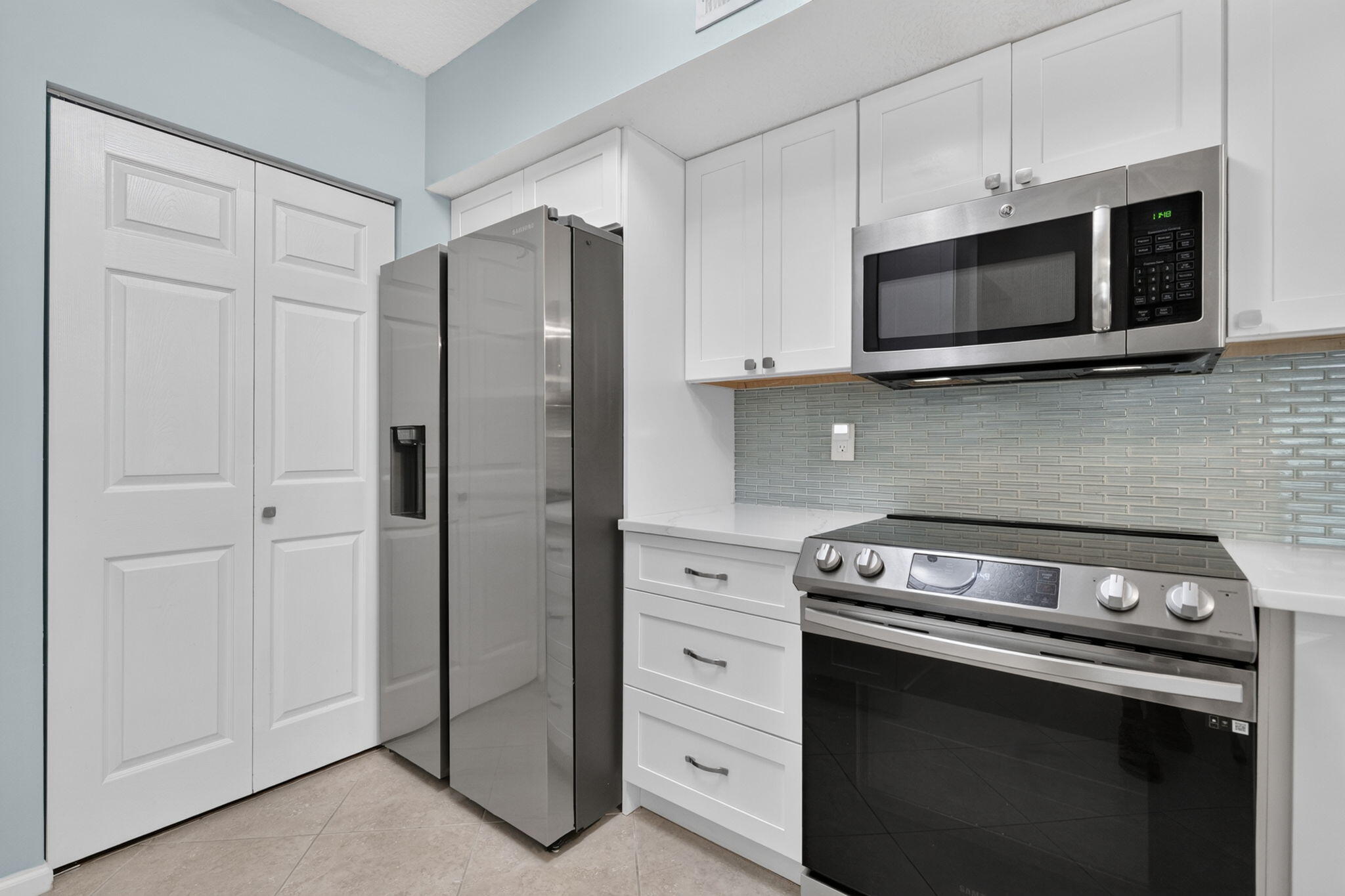 LIGHTHOUSE COVE AT TEQUESTA CONDO - Residential