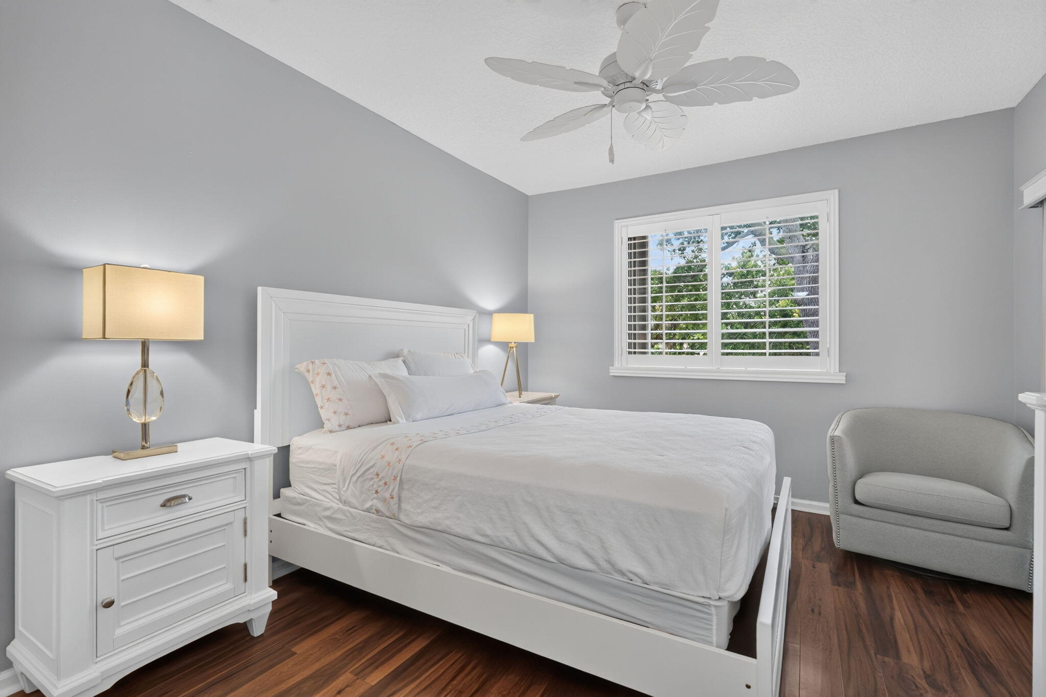 LIGHTHOUSE COVE AT TEQUESTA CONDO - Residential