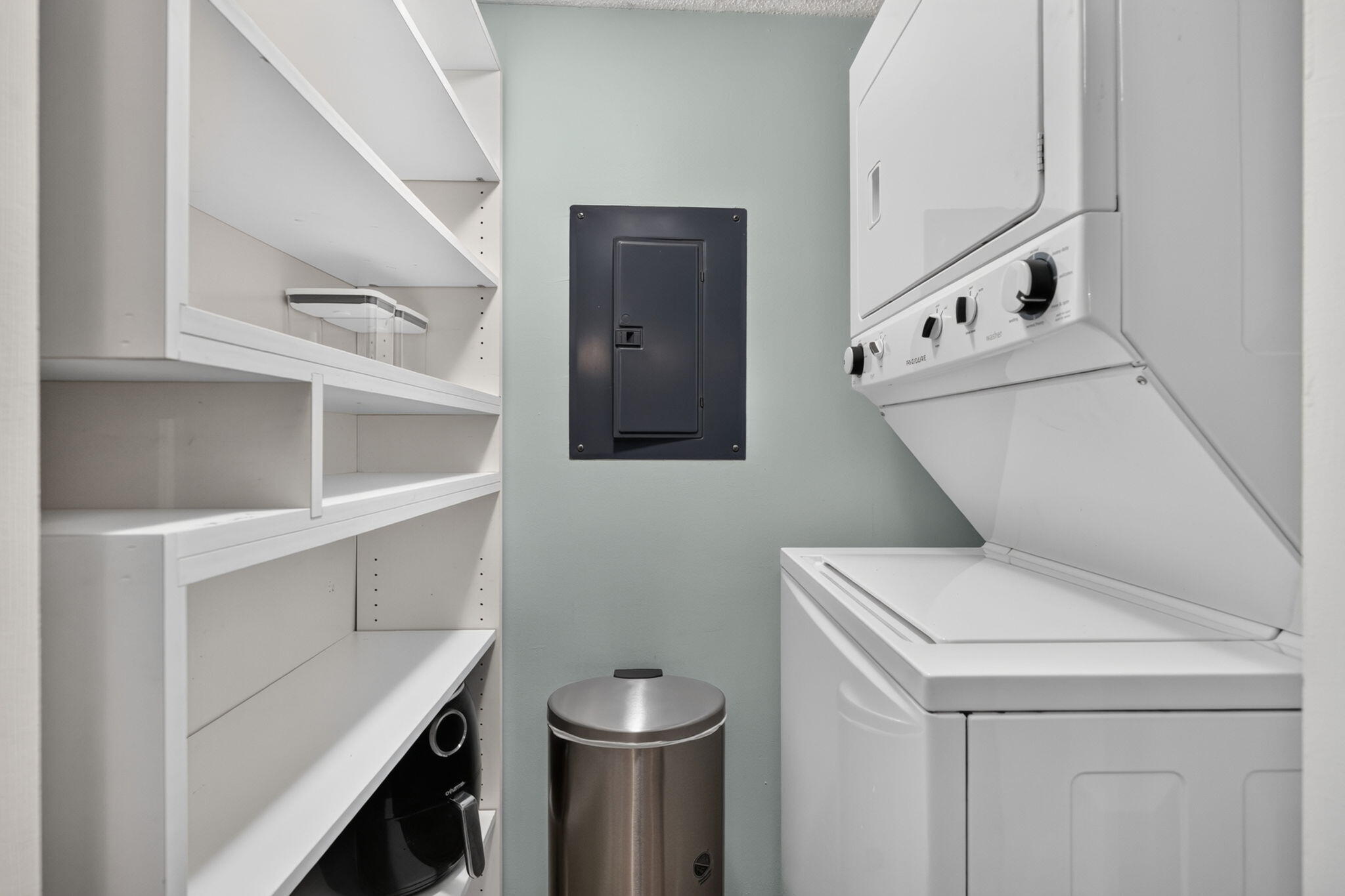LIGHTHOUSE COVE AT TEQUESTA CONDO - Residential