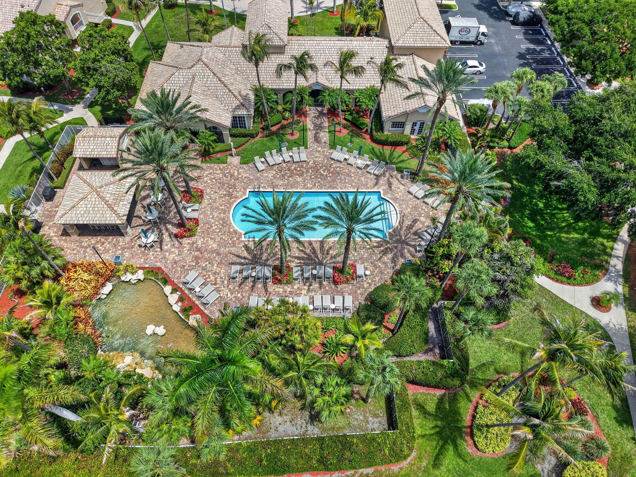 LIGHTHOUSE COVE AT TEQUESTA CONDO - Residential
