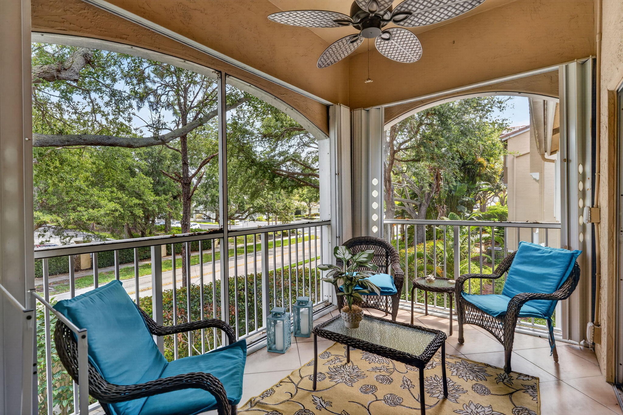 LIGHTHOUSE COVE AT TEQUESTA CONDO - Residential