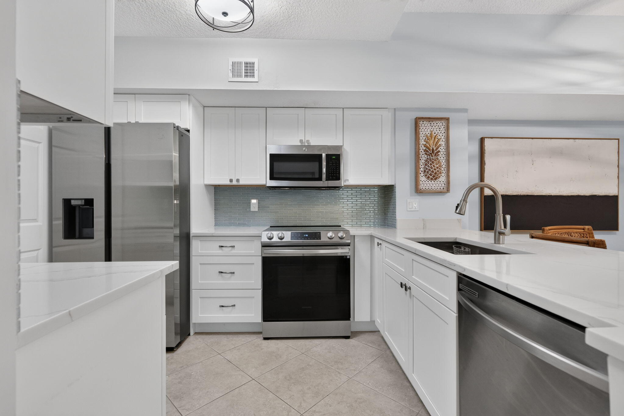 LIGHTHOUSE COVE AT TEQUESTA CONDO - Residential