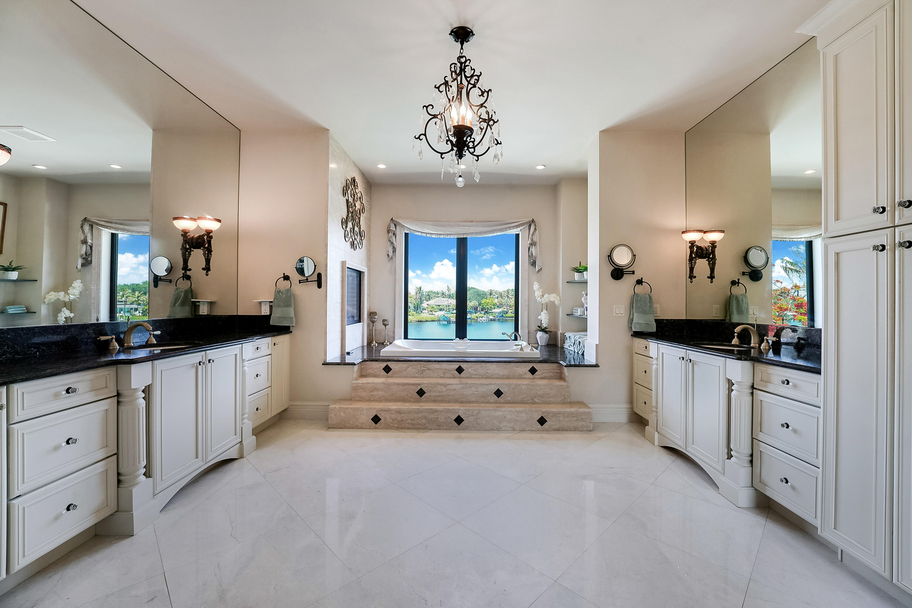 HERITAGE OAKS - Residential