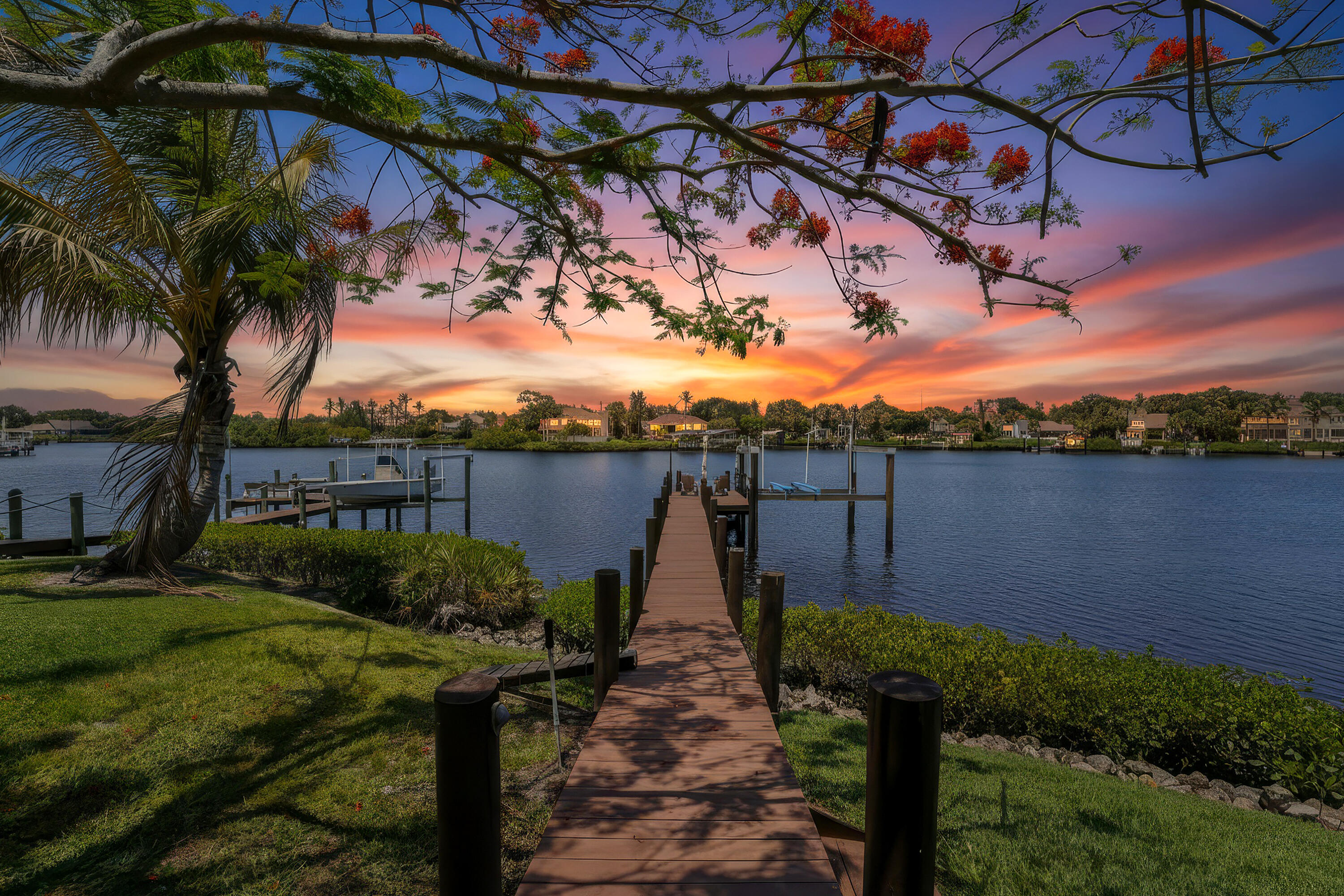 HERITAGE OAKS - Residential