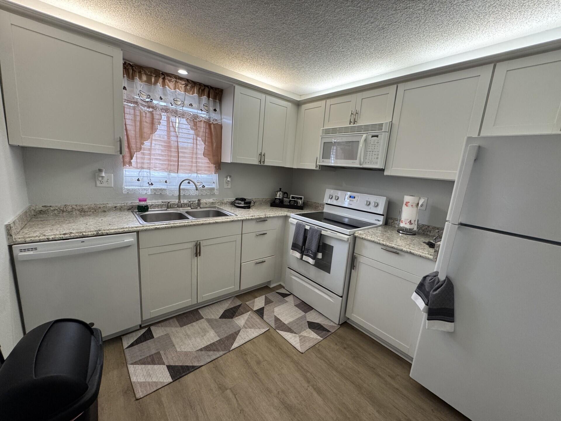 BEACON 21 CONDO - Residential