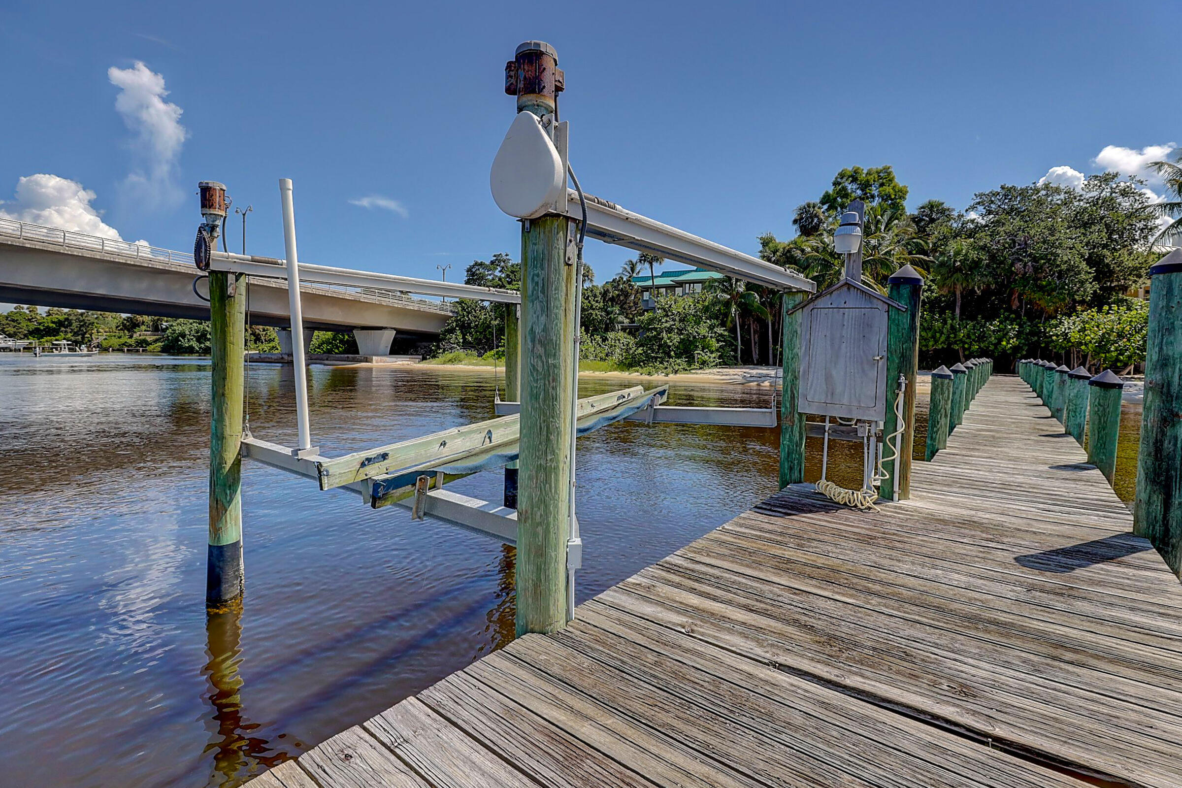 MELODY HILL - Residential