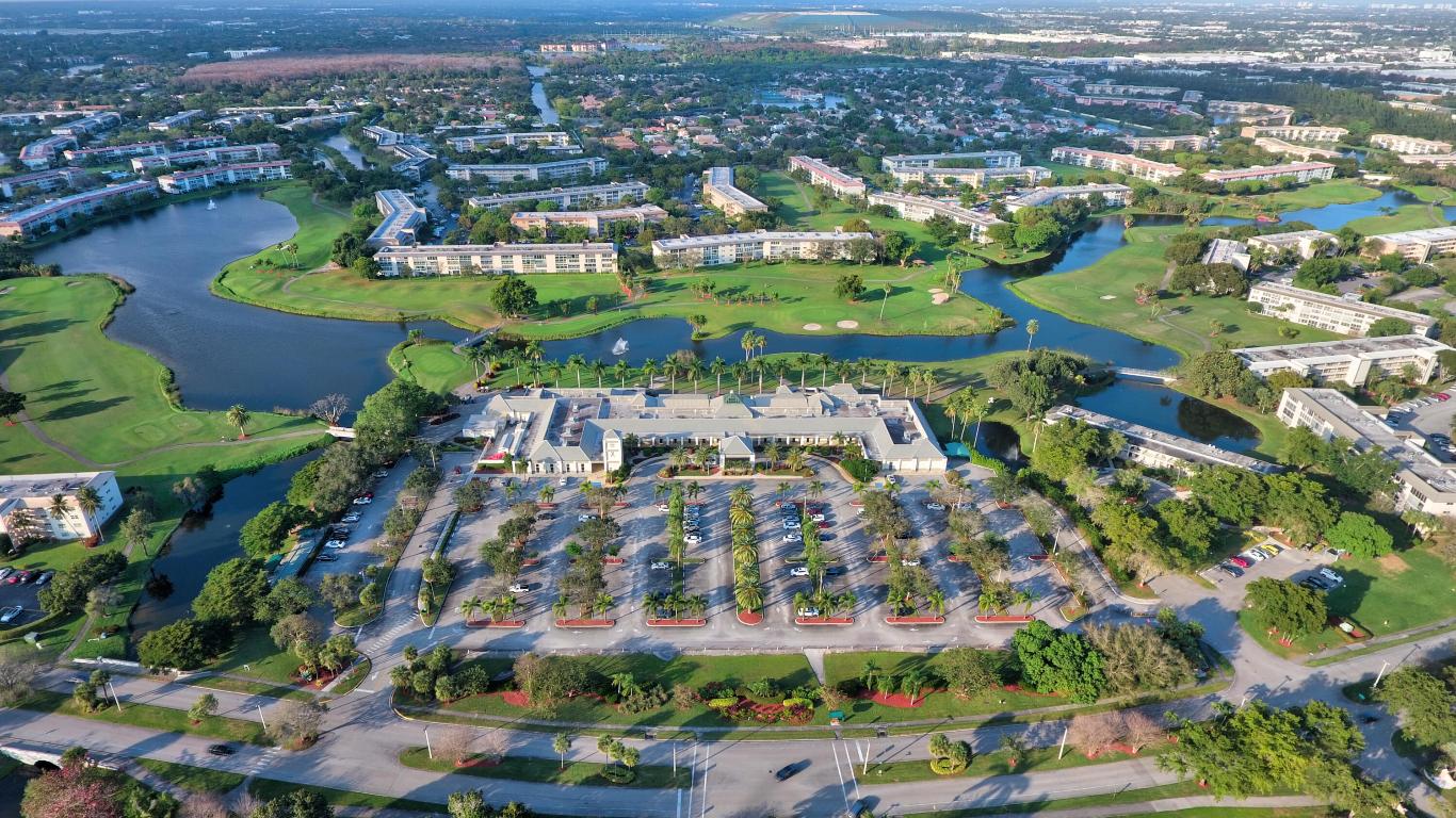 WYNMOOR VILLAGE - Residential