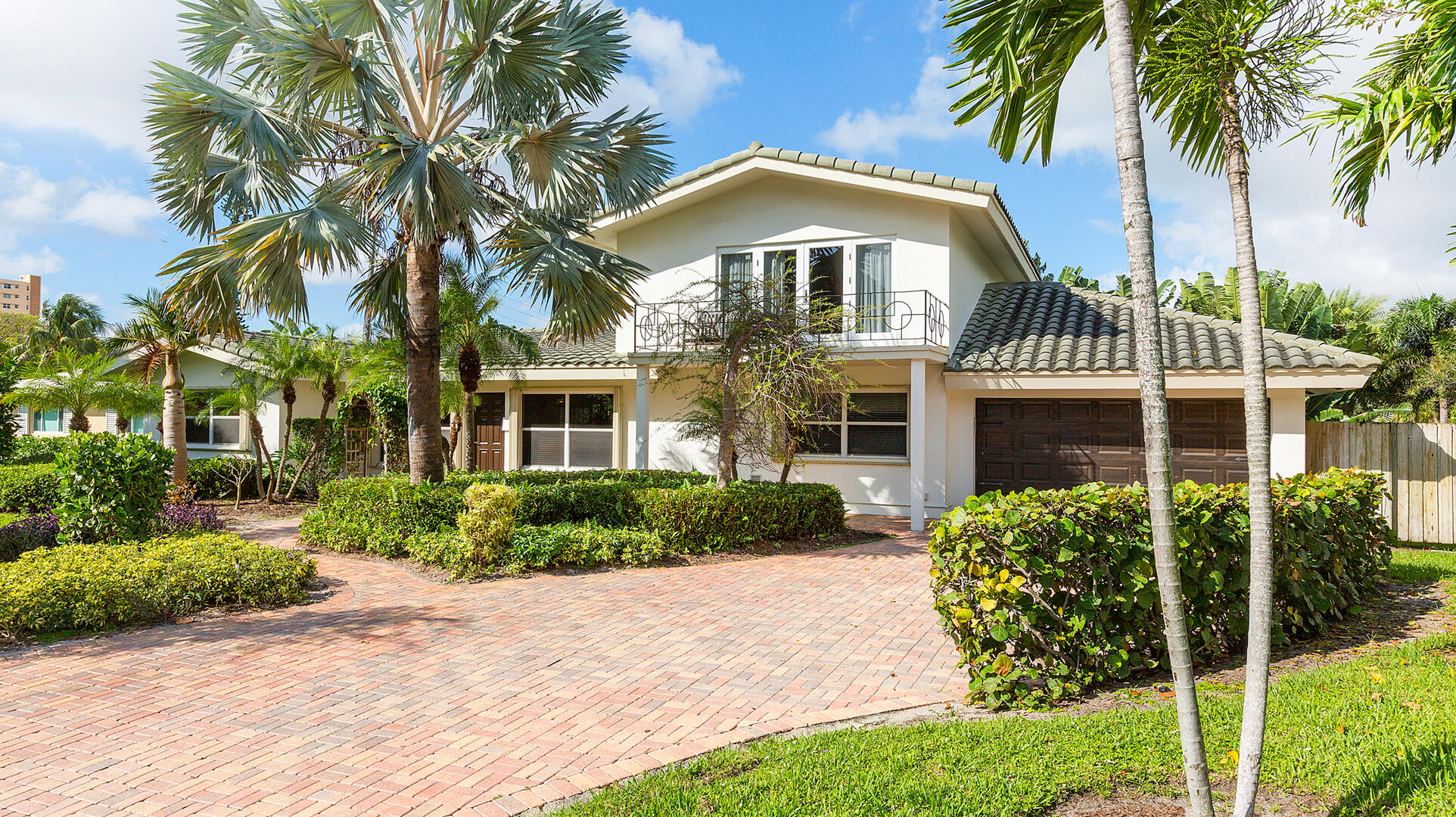 HILLSBORO SHORES SEC - Residential