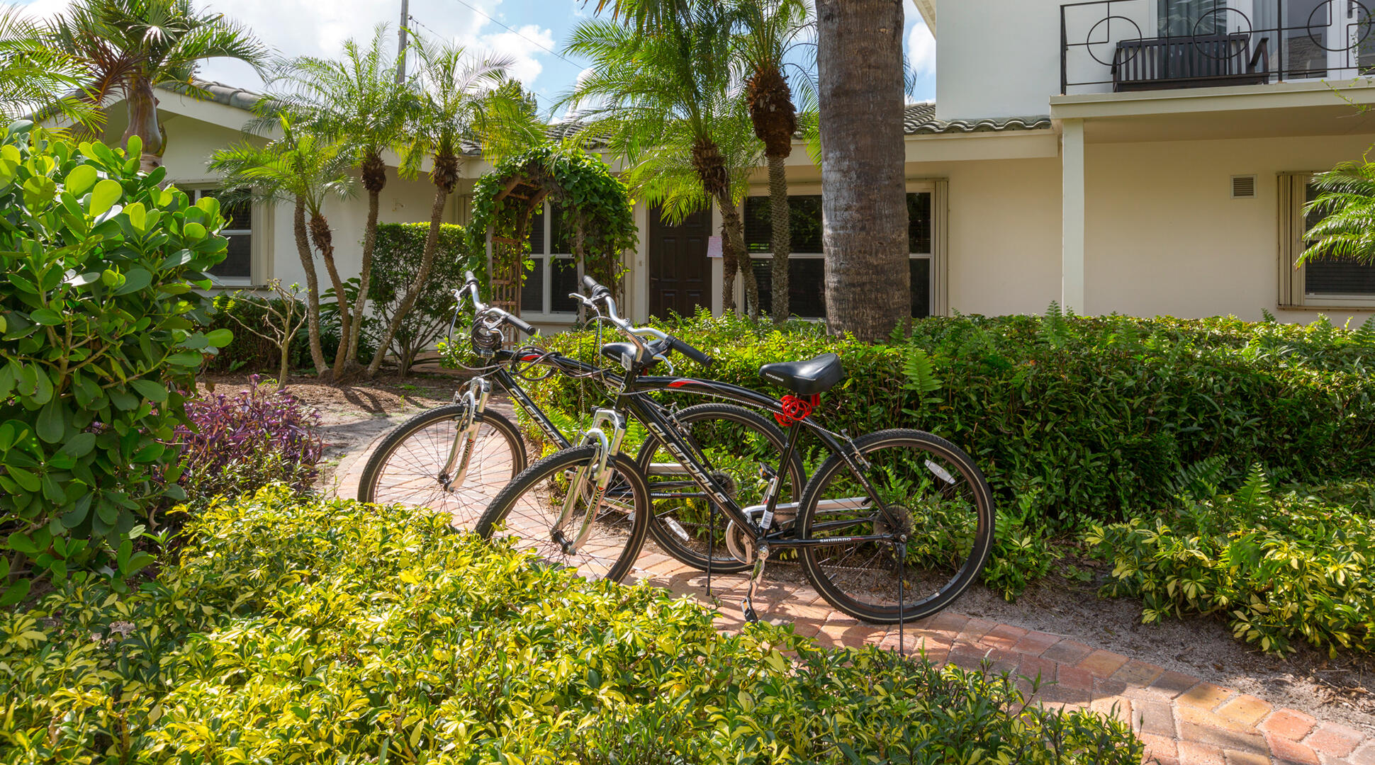 HILLSBORO SHORES SEC - Residential
