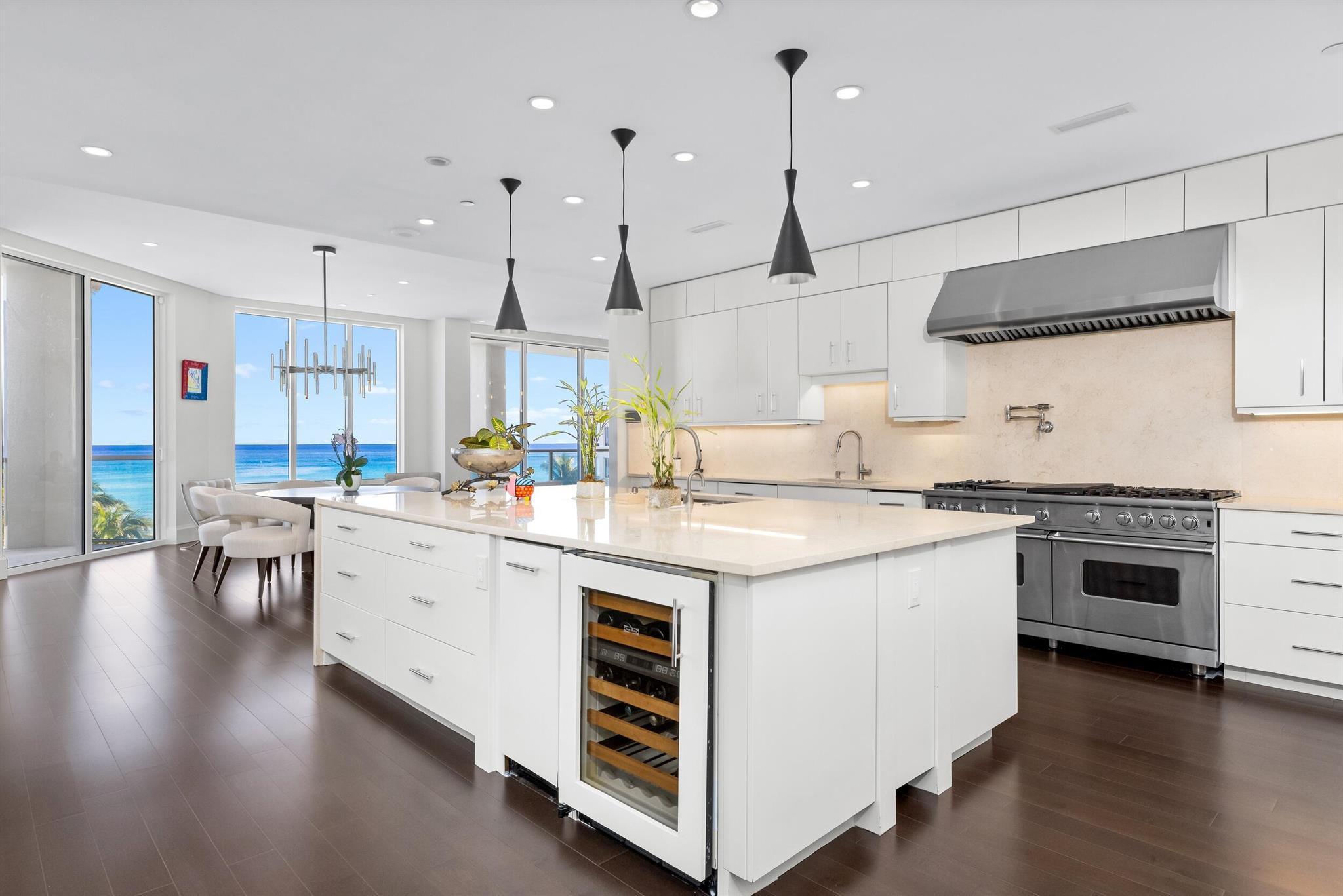 BELLARIA CONDO - Residential