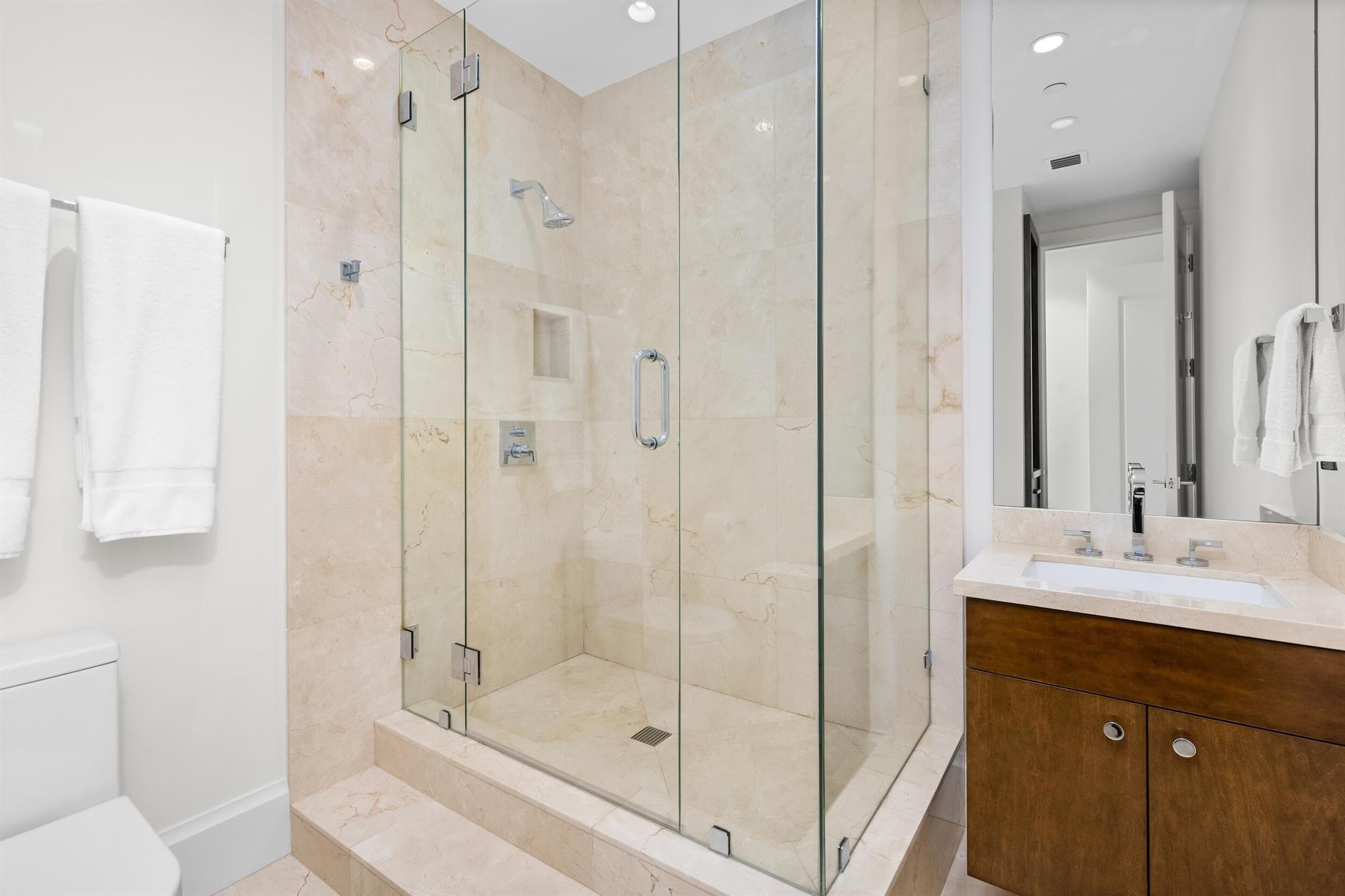 BELLARIA CONDO - Residential