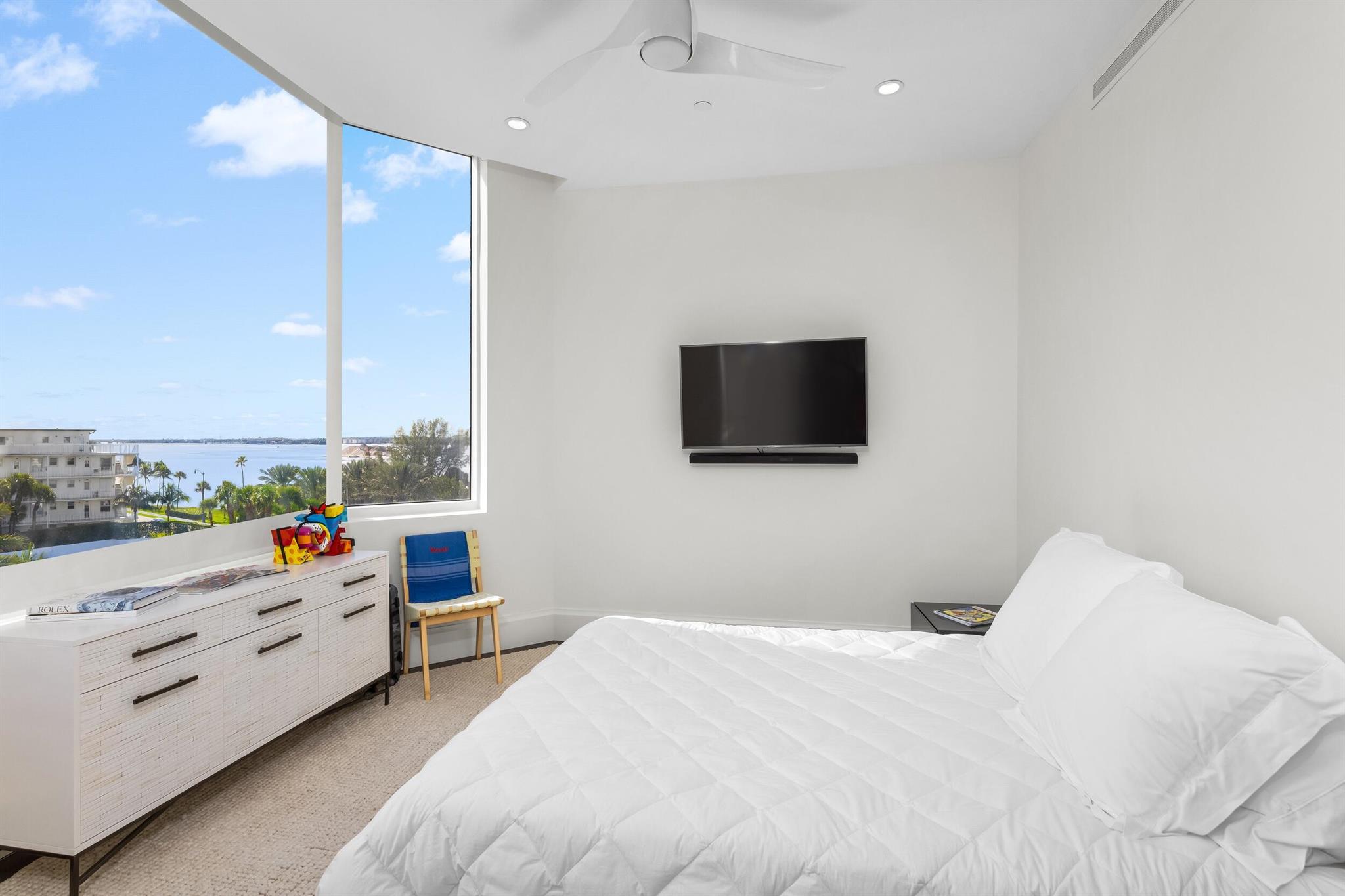 BELLARIA CONDO - Residential