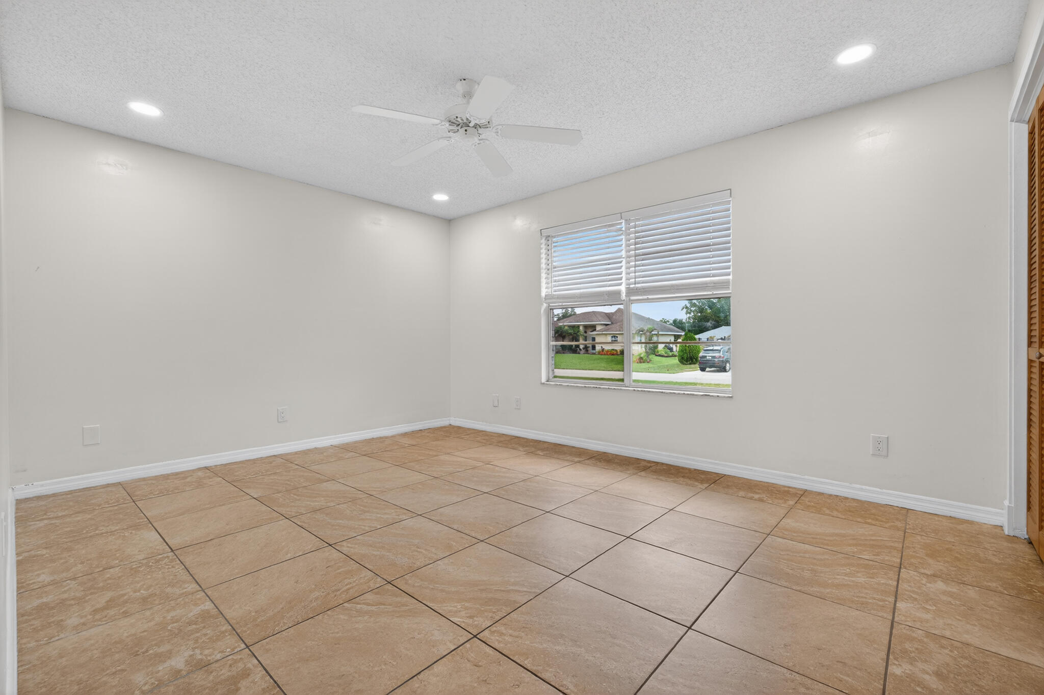 WHISPERING PINES - Residential