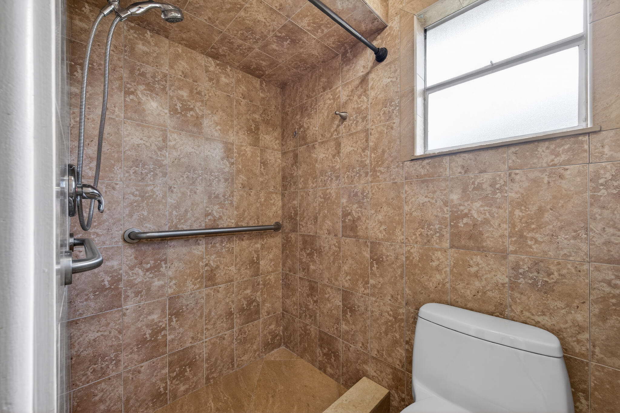 WHISPERING PINES - Residential