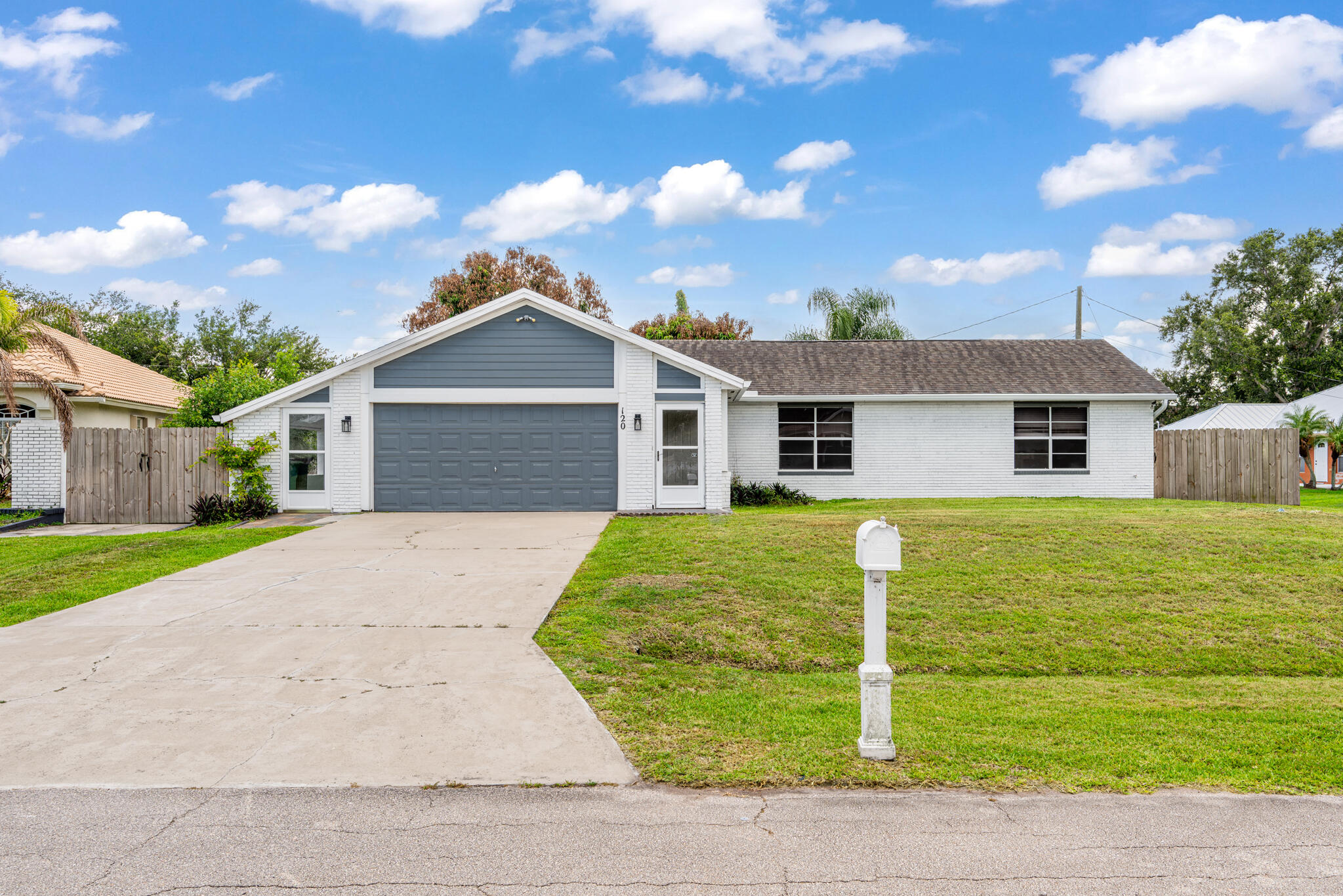 WHISPERING PINES - Residential
