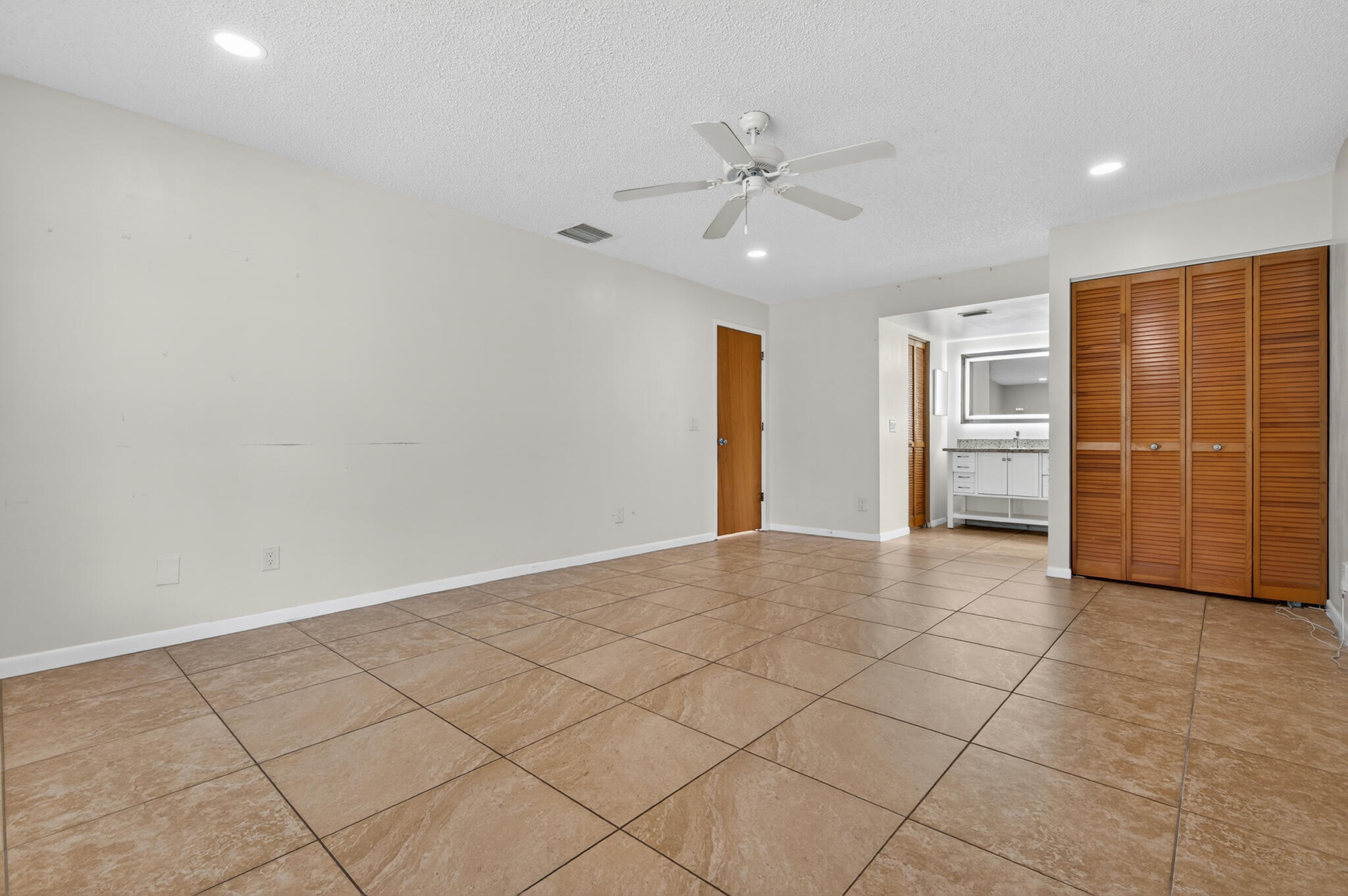 WHISPERING PINES - Residential